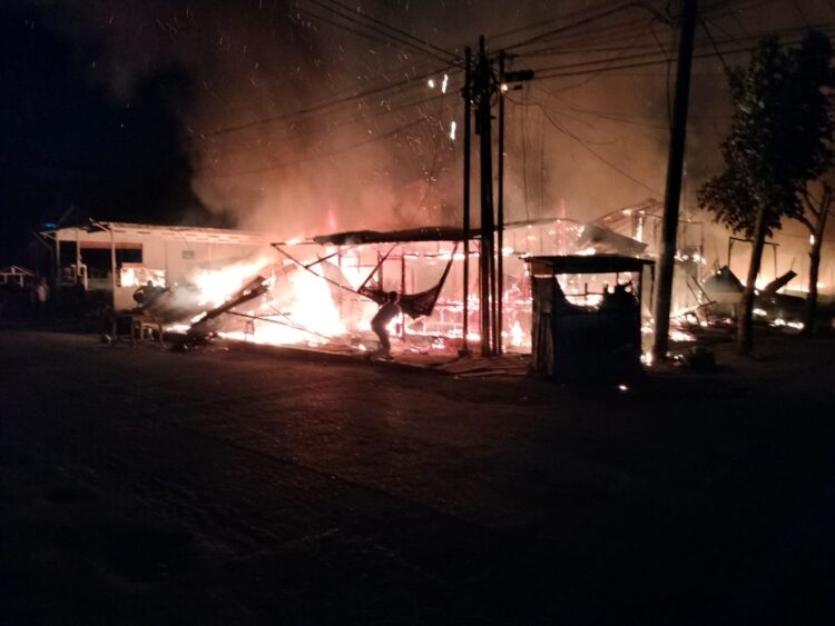 Sejumlah Kios Di Lubukpakam Musnah Terbakar