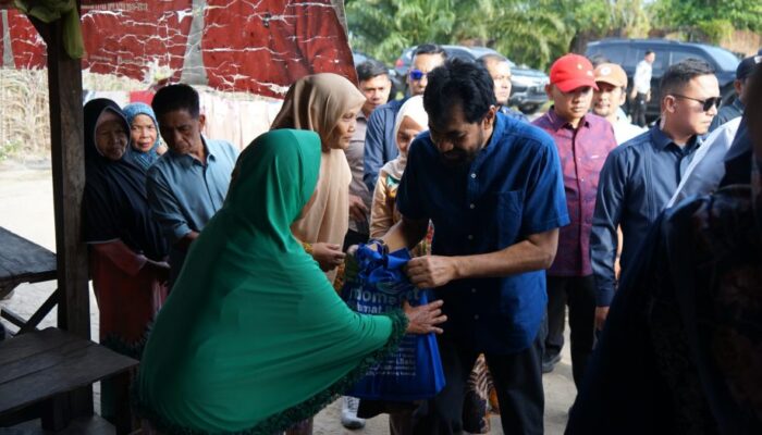 Mualem Tinjau Lokasi Pembangunan Rumah Layak Huni Di Aceh Singkil