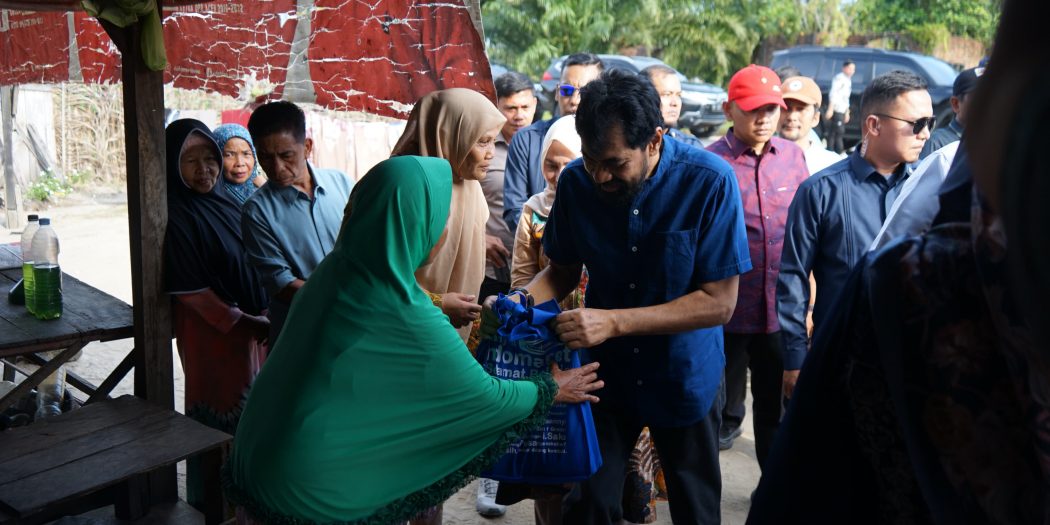 Mualem Tinjau Lokasi Pembangunan Rumah Layak Huni Di Aceh Singkil