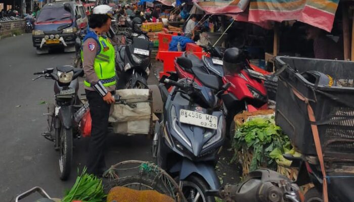 Polisi Imbau Larangan Parkir Berlapis Dan Semrawut Di Pasar Horas Siantar