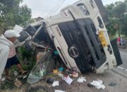 Truk Hino Kontra Avanza Di Siantar-Parapat, Satu Tewas, Empat Luka