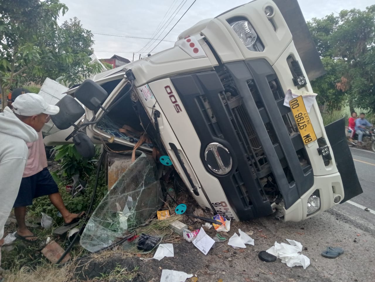 Truk Hino Kontra Avanza Di Siantar-Parapat, Satu Tewas, Empat Luka