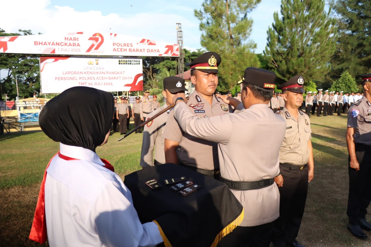 24 Personel Polres Abdya Naik Pangkat