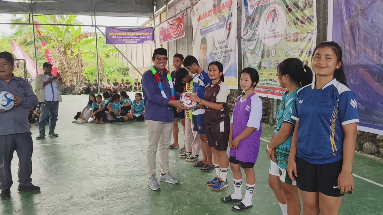 Turnamen Piala Penrad Siagian Sarana Cegah Pengaruh Negatif Anak Muda Di Nias