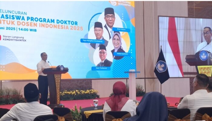 Baru 25 Persen Dosen di Indonesia Berkualifikasi Doktor, Kemdiktisaintek Luncurkan PDDI