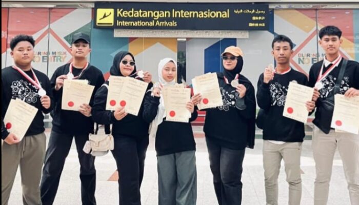 Tujuh Siswa SMA PI Al Ulum Terpadu Raih Medali Perak Di Ajang WYIE 2025