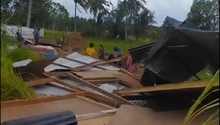 Angin Kencang Robohkan 1 Rumah Dan 8 Lainnya Rusak Di Bireuen