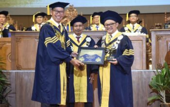 Wujudkan Pendidikan Humanis, Mendikdasmen Abdul Mu’ti Raih Anugerah Konservasi 2025 dari UNNES