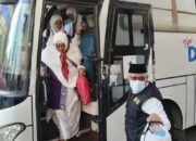 359 Jamaah Haji Kloter 05 Disambut Sukacita