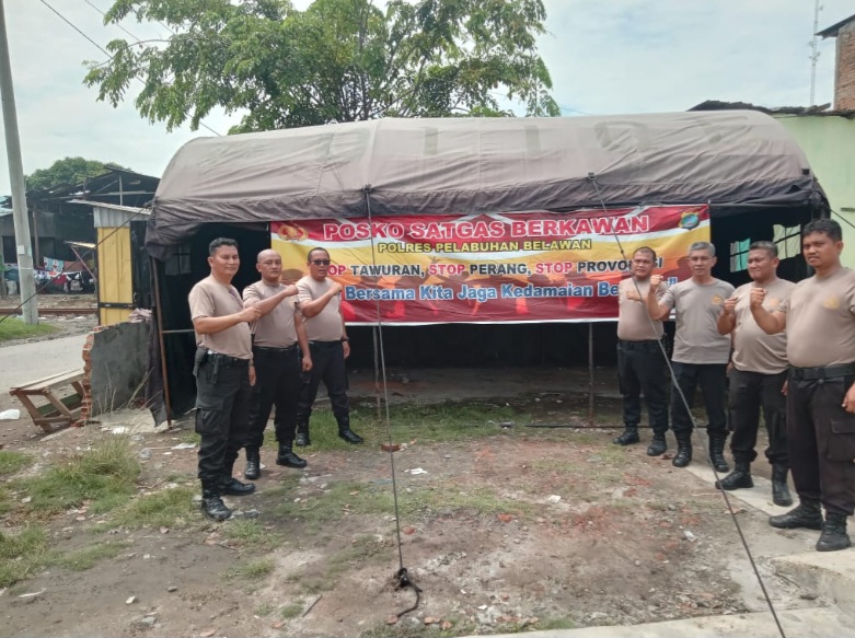 Sempat Rubuh, Sat Samapta Polres Pelabuhan Belawan Dirikan Kembali Posko Satgas Berkawan