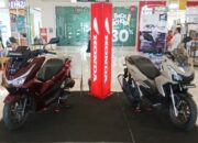 Honda PCX 160 Roadsync Curi Perhatian