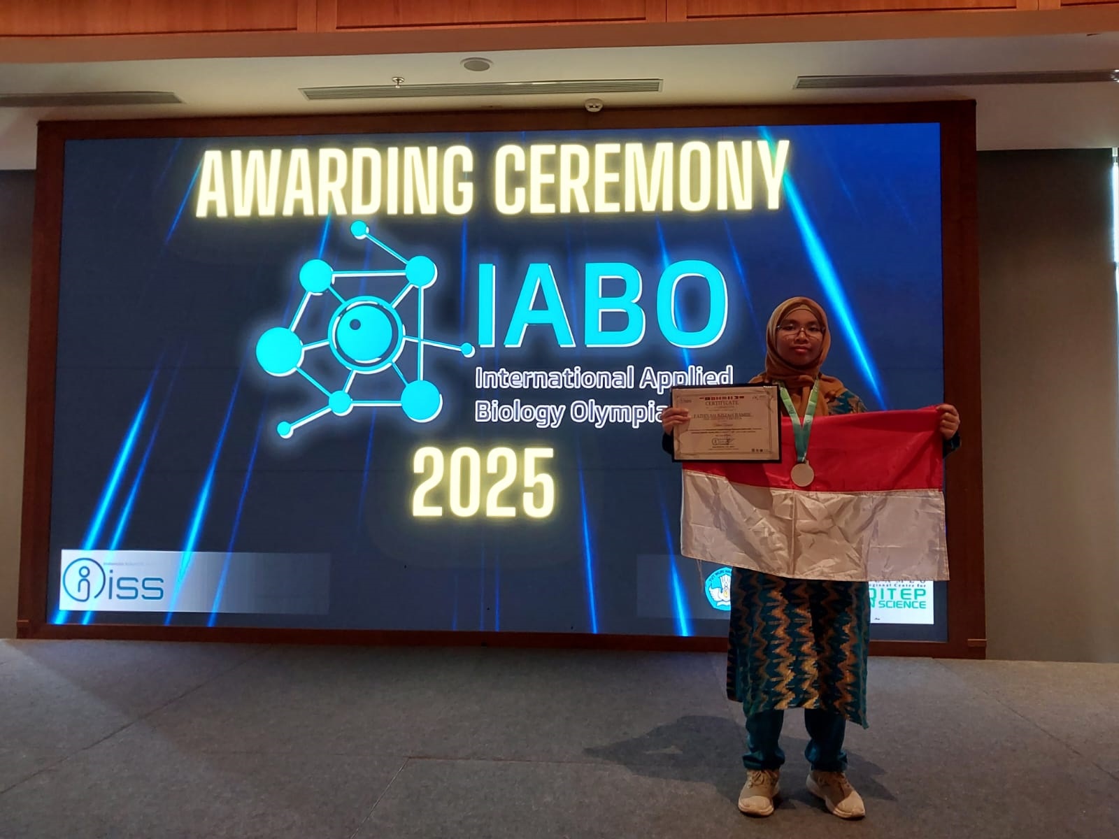 Siswa SMA Harapan 3 Raih Medali Perak Di Olimpiade Biologi Internasional 2025