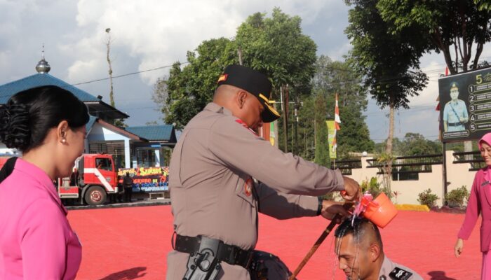 Tujuh Personel Polres Humbahas Naik Pangkat