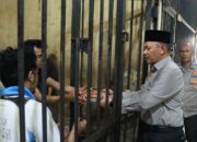 HUT Ke-79 Bhayangkara, Tahanan Polres Pelabuhan Belawan Dapat Nasi Kotak