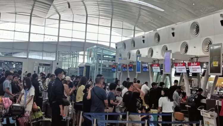 Musim Liburan Sekolah, Tiket Pesawat Mahal Di KNIA