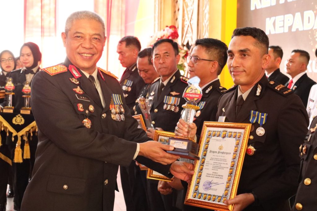 Sosok Iptu Jumadil Firdaus, Polisi Teladan Yang Mengajar Di Pesantren