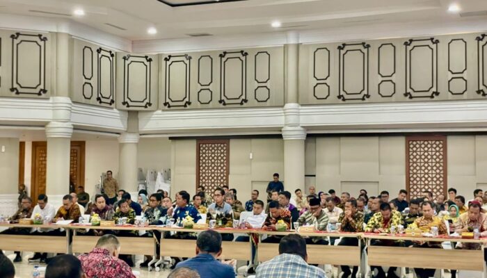 Bupati Samosir Dampingi Gubsu Terima Kunker Spesifik Komisi II DPR RI