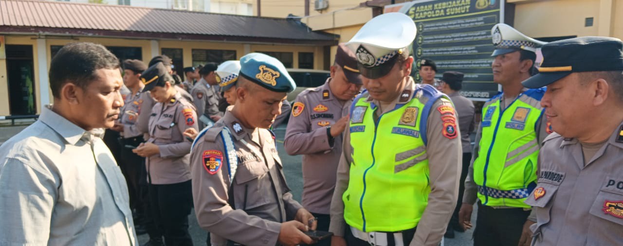 Polres Pematangsiantar Cek HP Personel Pastikan Bebas Judol