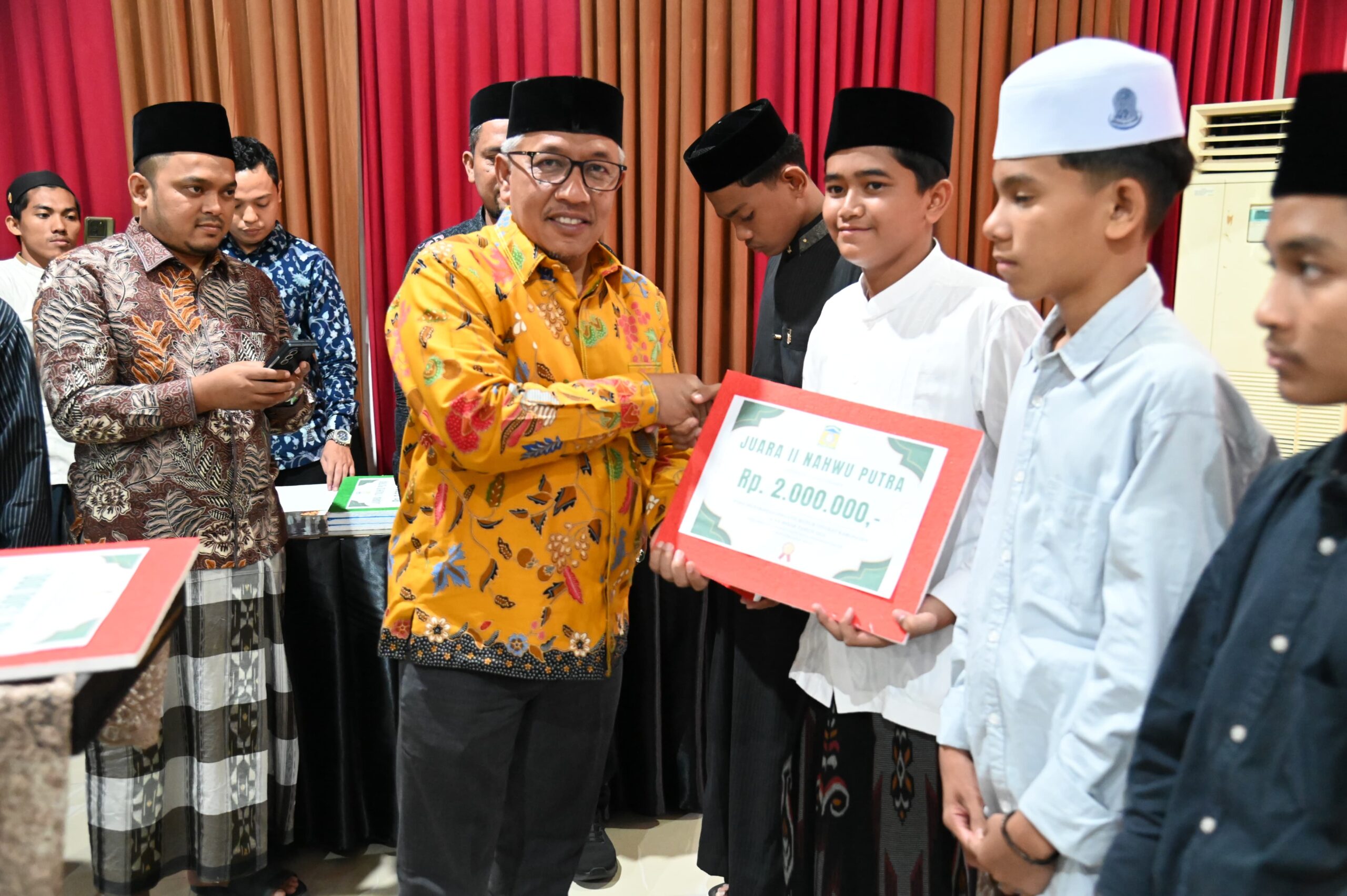 Tutup Seleksi MQK, Bupati Aceh Besar Bagikan Hadiah Dan Penghargaan
