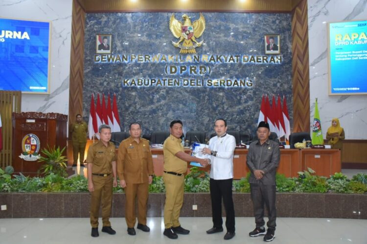 Pemkab Deliserdang Serahkan Ranperda Pertanggungjawaban APBD 2024 Kepada DPRD