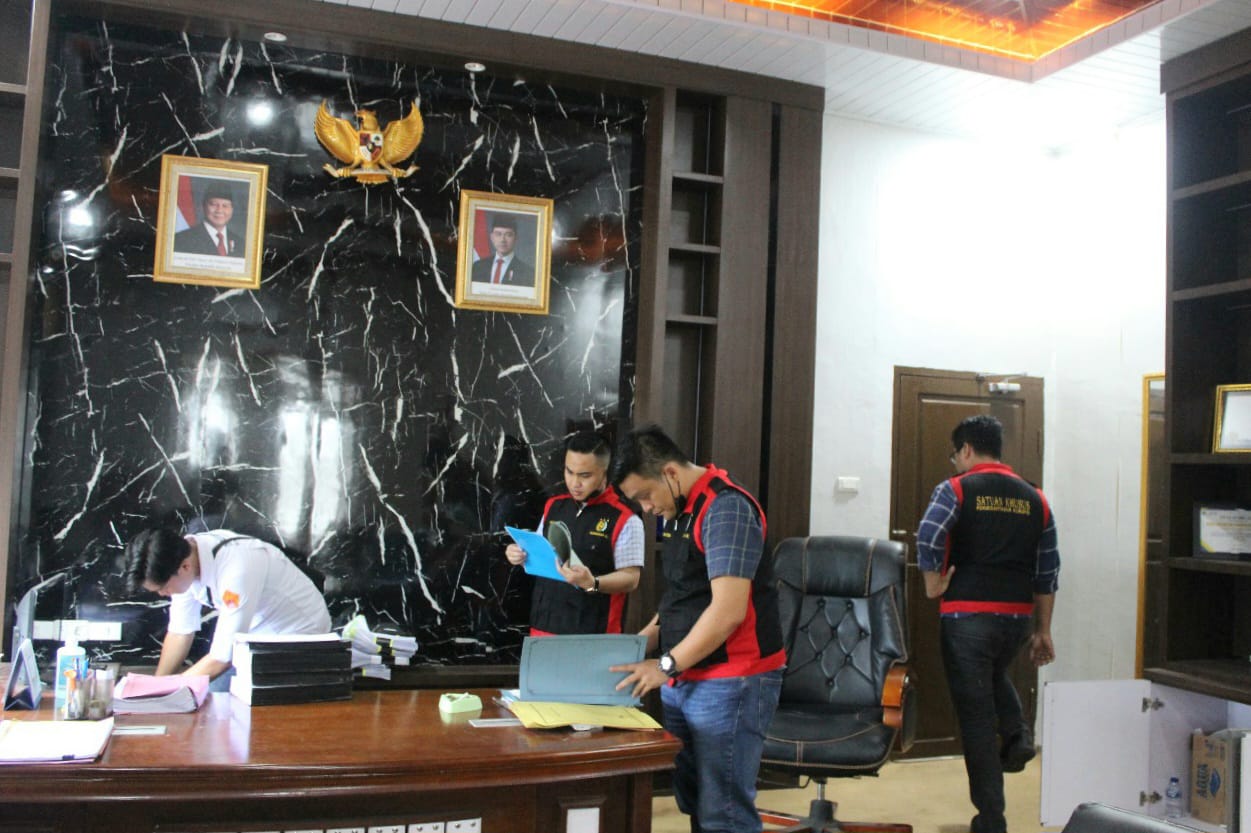 Kejari Gunungsitoli Geledah Kantor Dinkes Nisbar