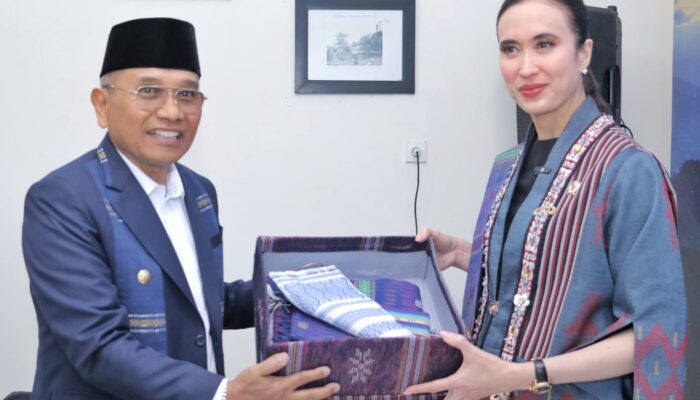 Bupati Simalungun Sambut Menpar RI, Komit Jaga Kelestarian Kawasan Kaldera Toba