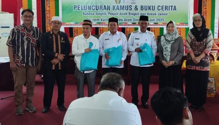 MAA Dan YSIL Luncurkan Kamus Tiga Bahasa Daerah