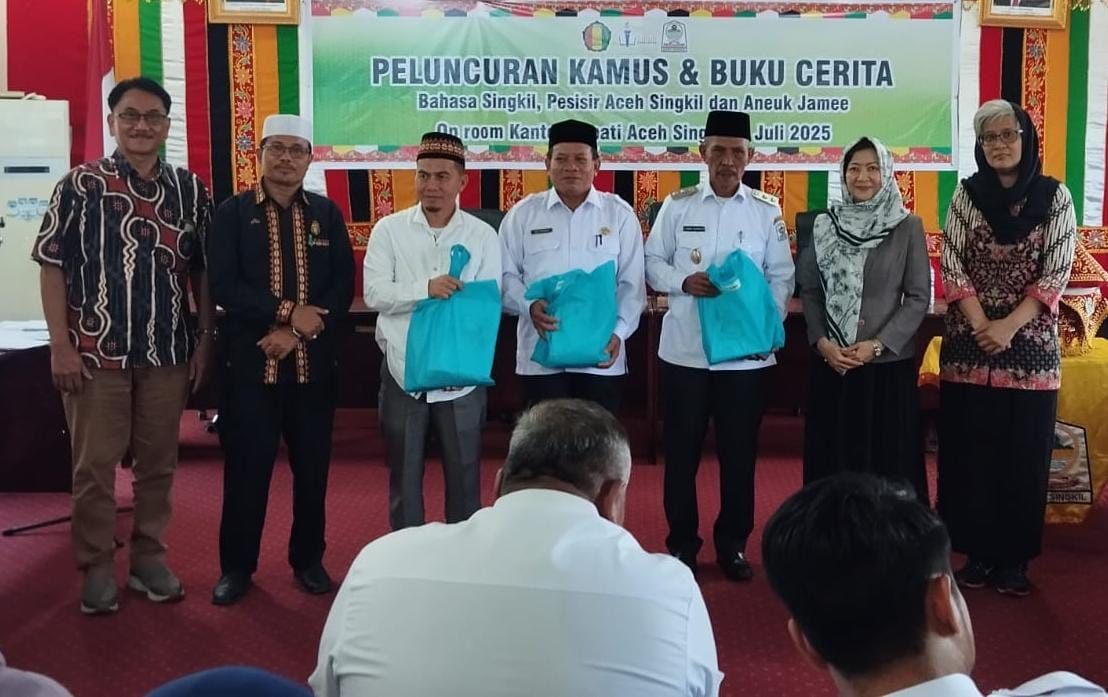 MAA Dan YSIL Luncurkan Kamus Tiga Bahasa Daerah