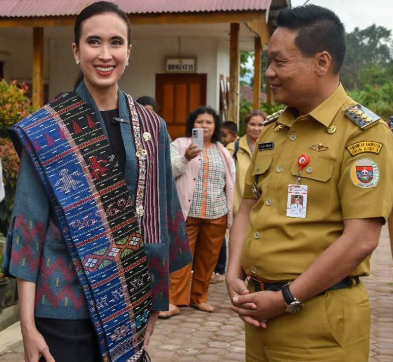 Menpar Kunjungi Desa Wisata Pearung