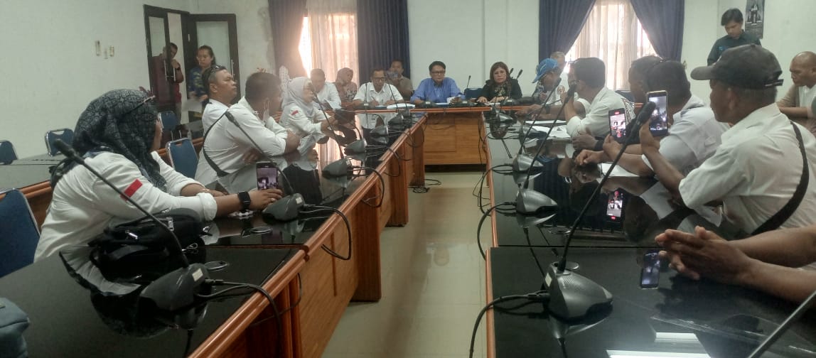 Dinilai Lambat Bahas KUA PPAS P. APBD TA 2025, AMPK Demo DPRD Deliserdang