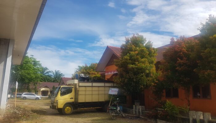 Relokasi, Disnakertrans Angkut Barang-barang Kantor