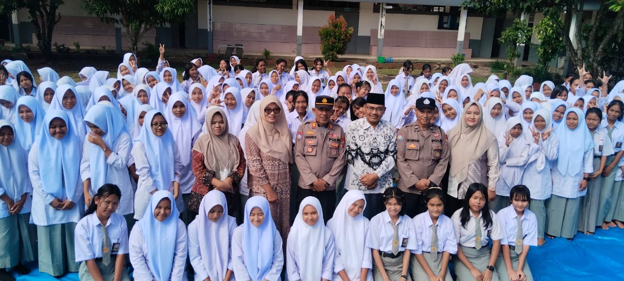 Siswa Baru SMAN 3 Terima Pencerahan Hukum Dari Polres Sidimpuan