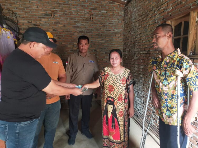 M Dahnil Ginting Bantu Warga Penyandang Disabilitas Di Tanjungmorawa