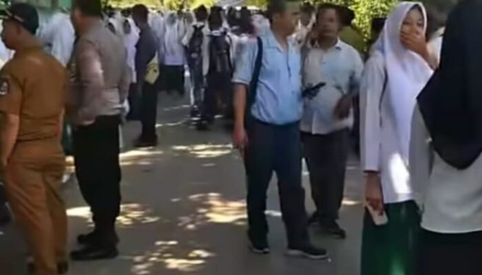 Pintu Gerbang SMPN 2 Galang Disegel, Murid Al Washliyah Telantar