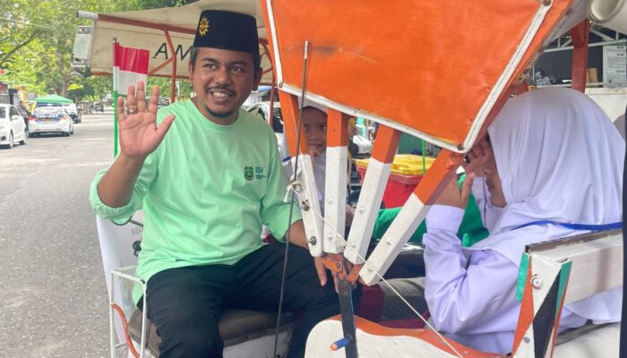 Unik, SD 2 Muhammadiyah Langsa Ajak Siswa Baru Keliling Naik Becak