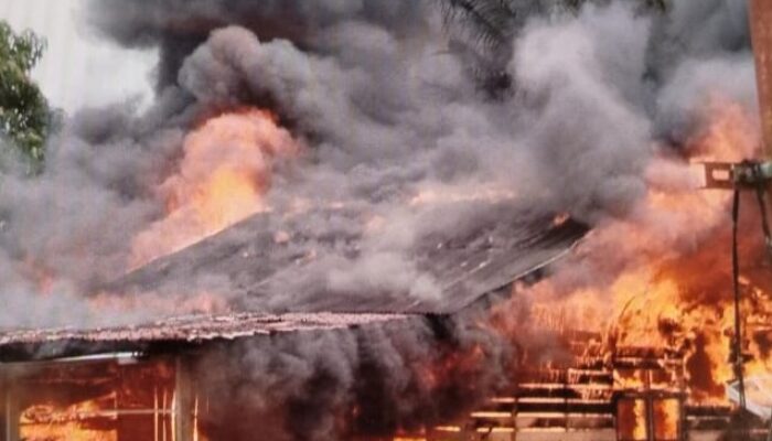 Rumah Warga Desa Lawe Serakut Agara Hangus Terbakar