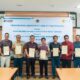 Penyerahan sertipikat secara simbolis dan sesi foto bersama. Penyerahan sertipikat ini menjadi simbol nyata komitmen PLN bersama BPN dalam mendukung kegiatan pengamanan legalitas Aset Milik Negara.