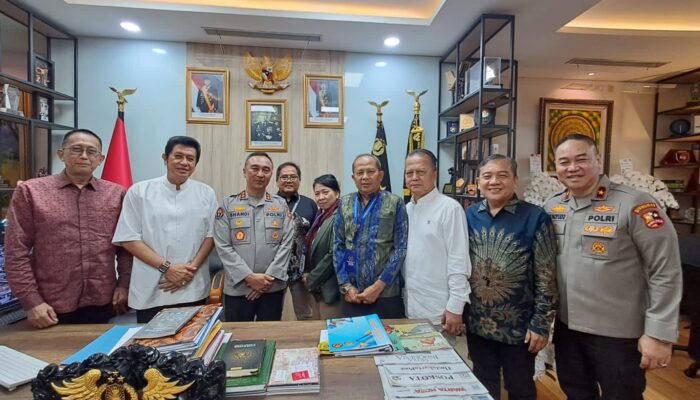 Kapolri Selalu Bertanya Kapan PWI Bersatu Lagi
