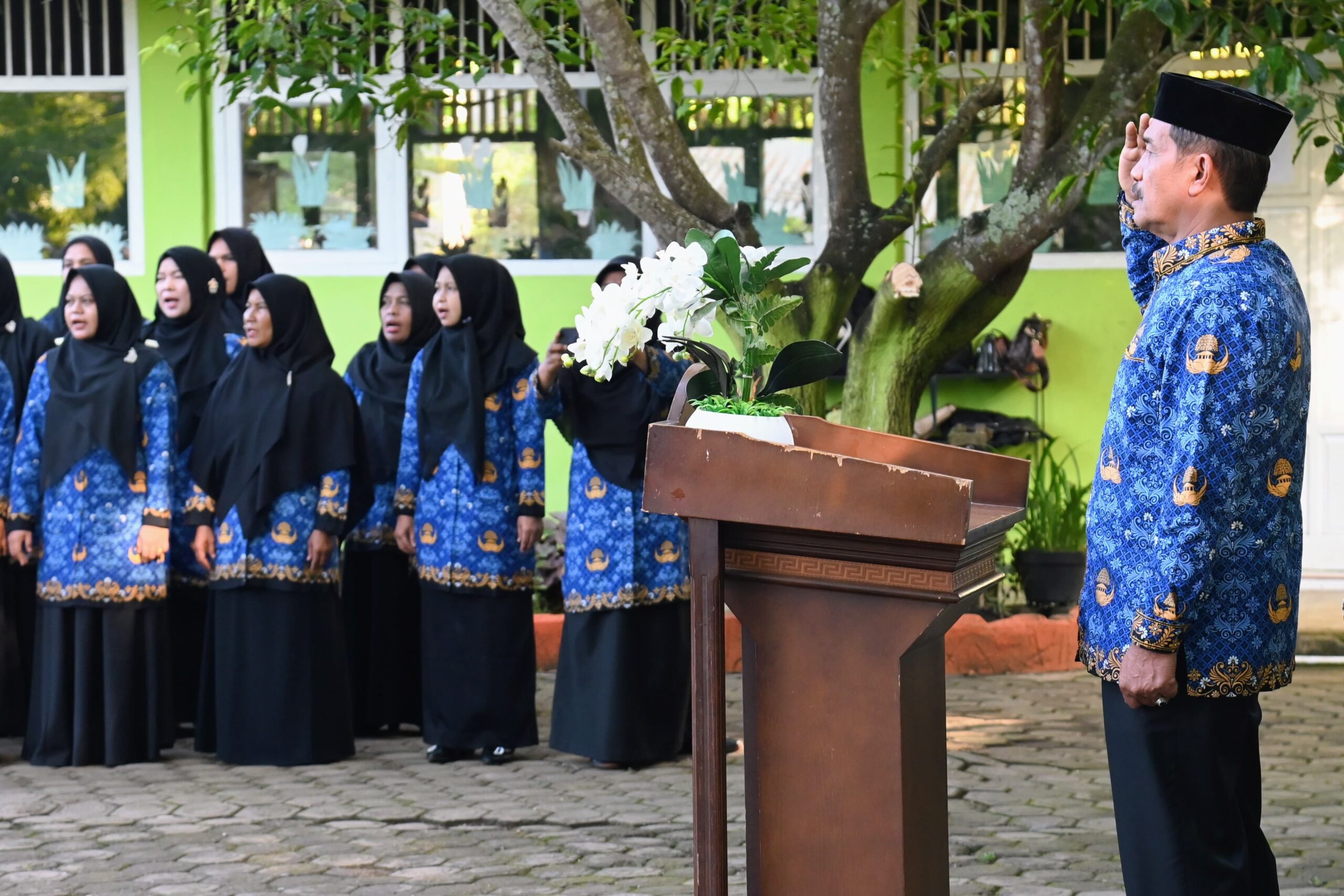Wabup Aceh Besar: Upacara Bendera Penting Untuk Karakter Dan Nasionalisme