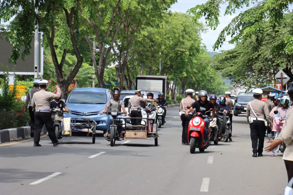 Polisi Banda Aceh Edukasi Pengguna Jalan Saat Ops Patuh Seulawah 2025