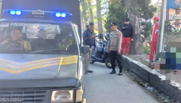 Polres P.Sianrar Cek TKP Temuan Mayat Di Trotoar