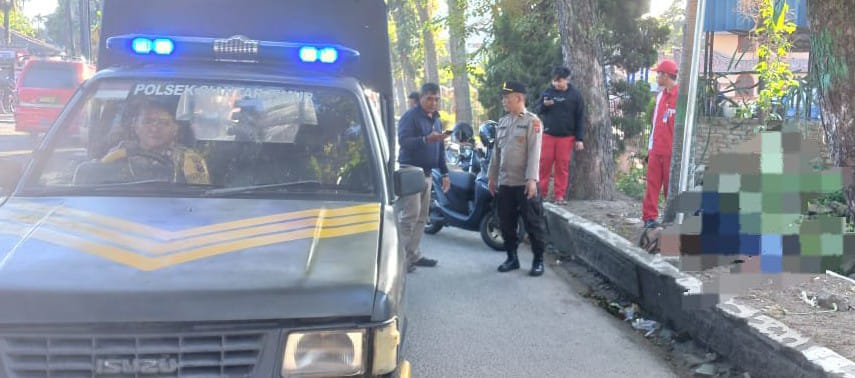Polres P.Sianrar Cek TKP Temuan Mayat Di Trotoar