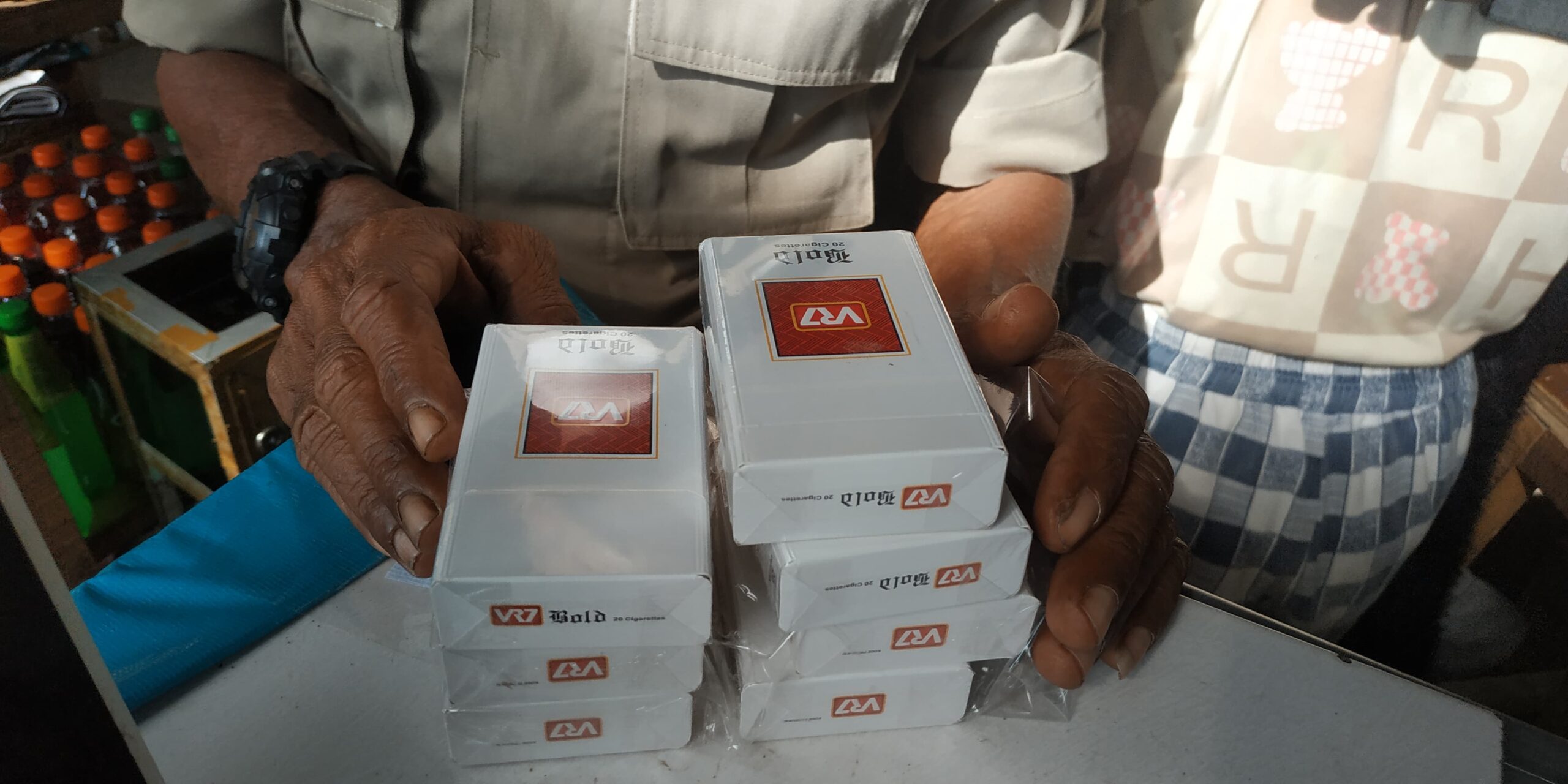 Satpol PP Dan WH Bersama Bea Cukai Tertibkan Rokok Ilegal Di Aceh Besar