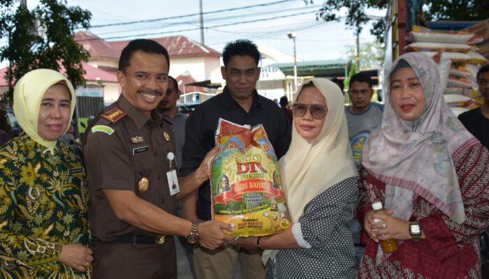 Kejari Langsa Bersama Pemko Gelar Pasar Murah