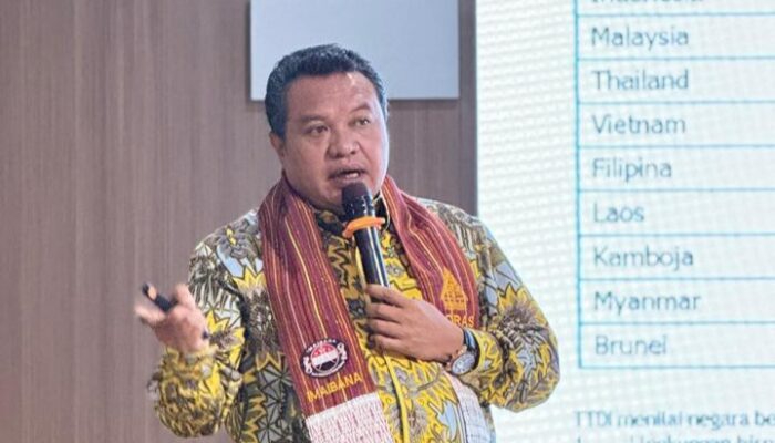 Lamhot Sinaga: Danau Toba Bukan Sekadar Situs Geologi, Tapi Simbol Relasi Manusia Dengan Bumi Purba