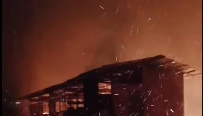 Karhutla Bakar Warung Warga