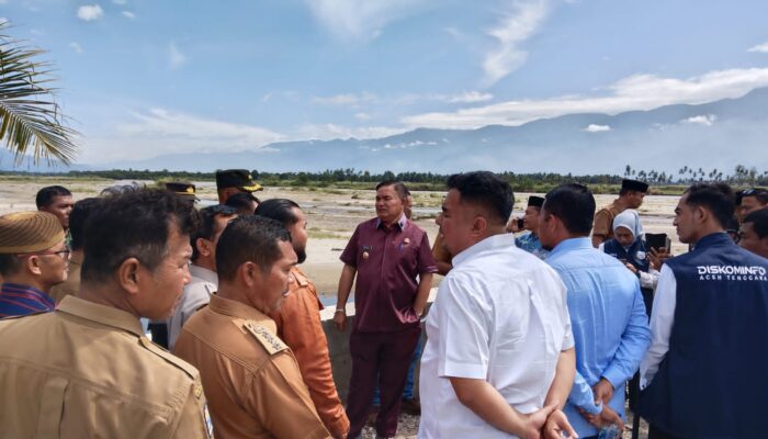 Bupati Agara Tinjau Lanjutan Pembangunan Jembatan Pantai Dona