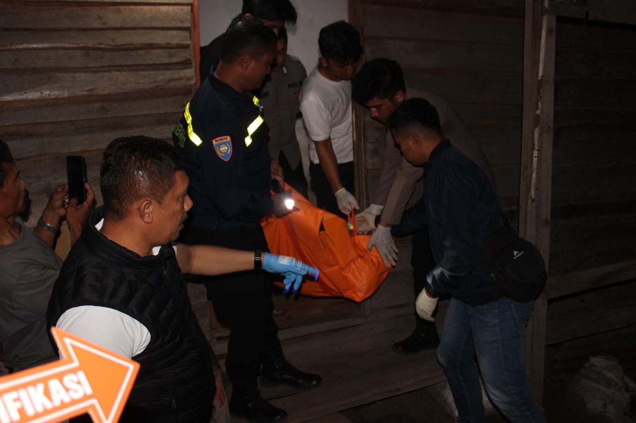 Suami Istri Ditemukan Tewas