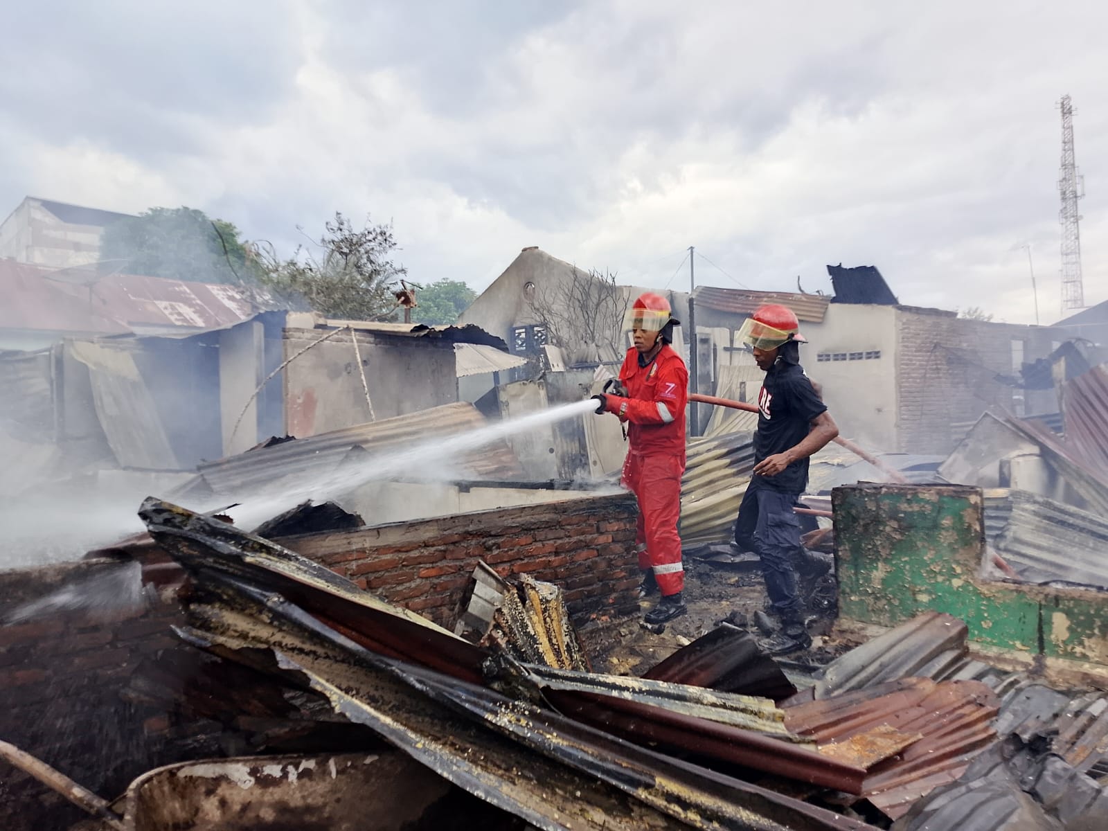 Belasan Keluarga Kehilangan Tempat Tinggal Akibat Kebakaran Di Dewantara