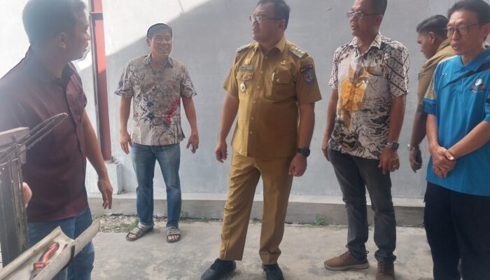 Asri Ludin Tambunan Kunjungi Peternakan Ayam Petelur Di Pantai Labu